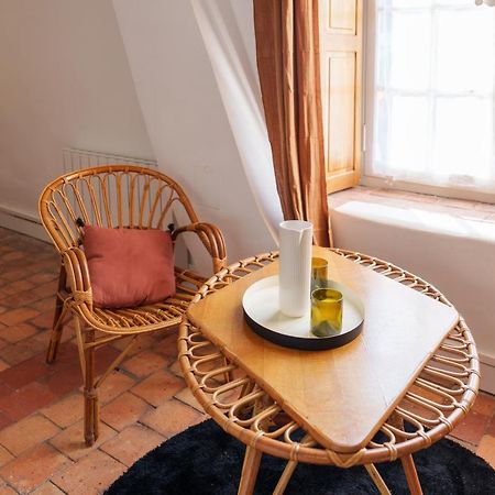 La Loge , Nuit Insolite Au Chateau De 보장시 외부 사진